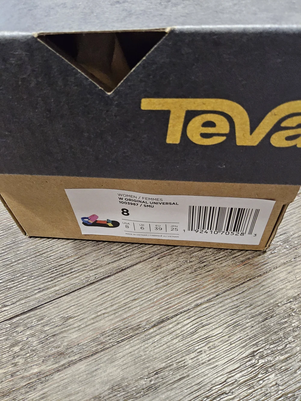 NWOT Womens size 8 Teva Colorblock Sandals